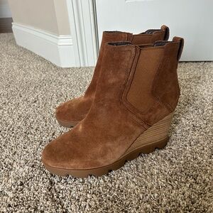 SOREL Chelsea wedge bootie, Suede Ankle Boots, size 9 (worn once)